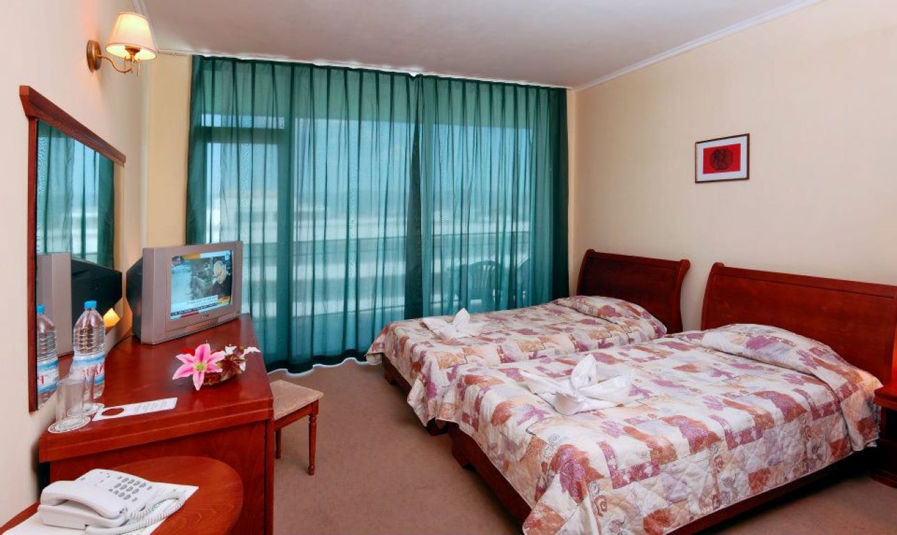 Hotel Colosseum dvokrevetna soba.jpg