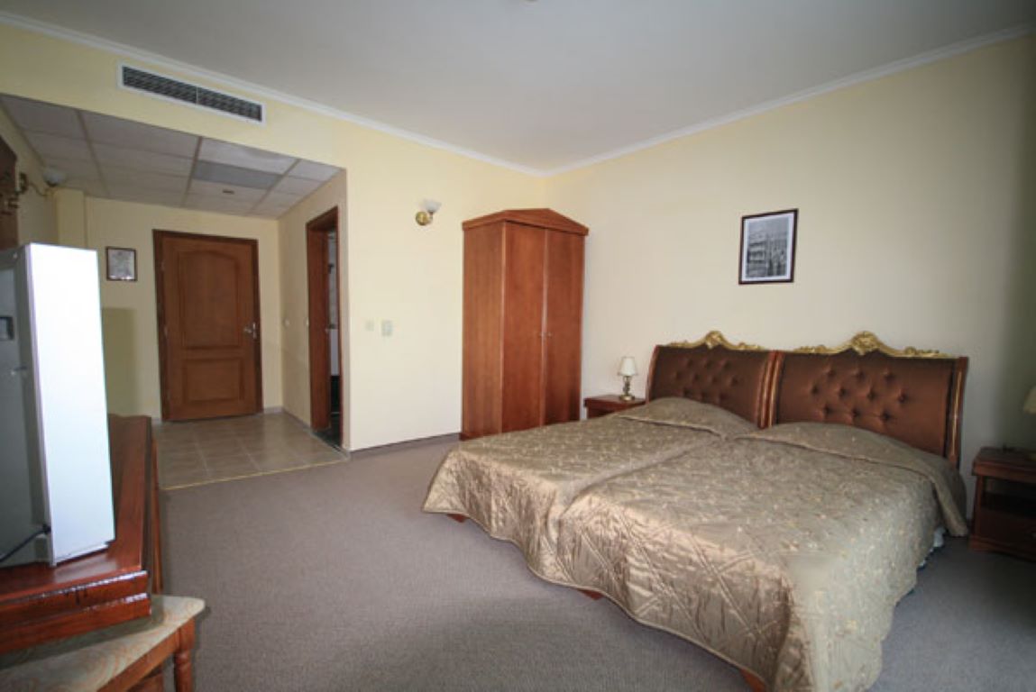 Hotel Colosseum soba dvokrevetna.jpg
