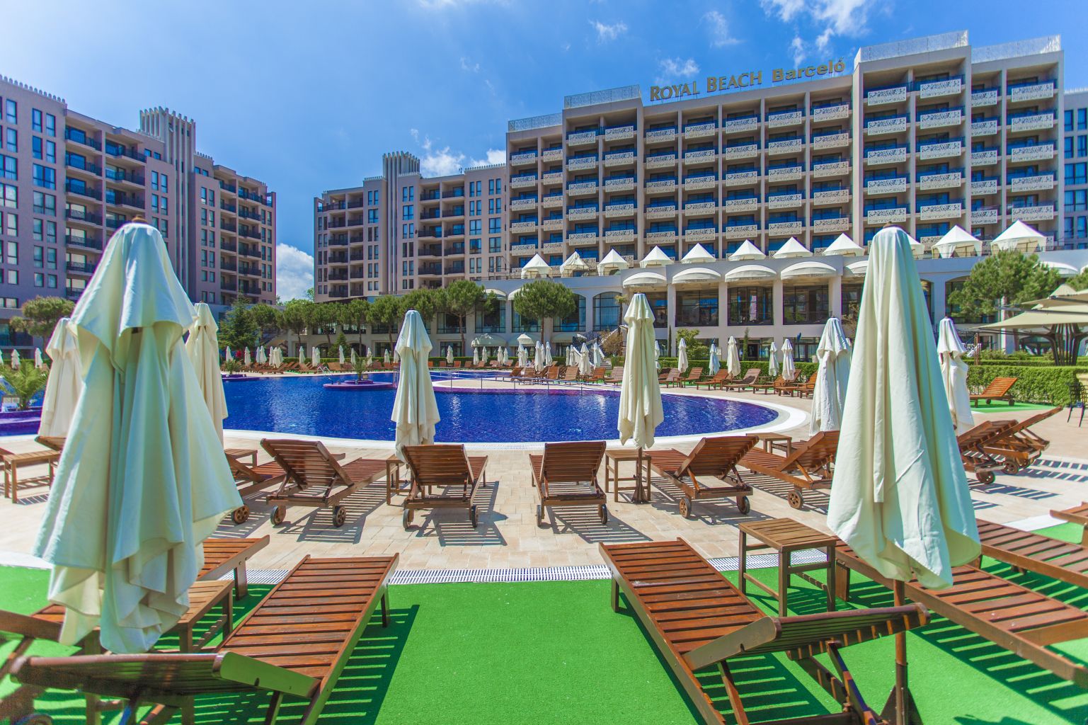 Hotel Barcelo Royal Beach-Bazen.jpg