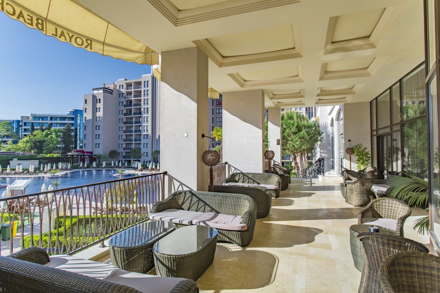 Hotel Barcelo Royal Beach-Terasa lobija.jpg