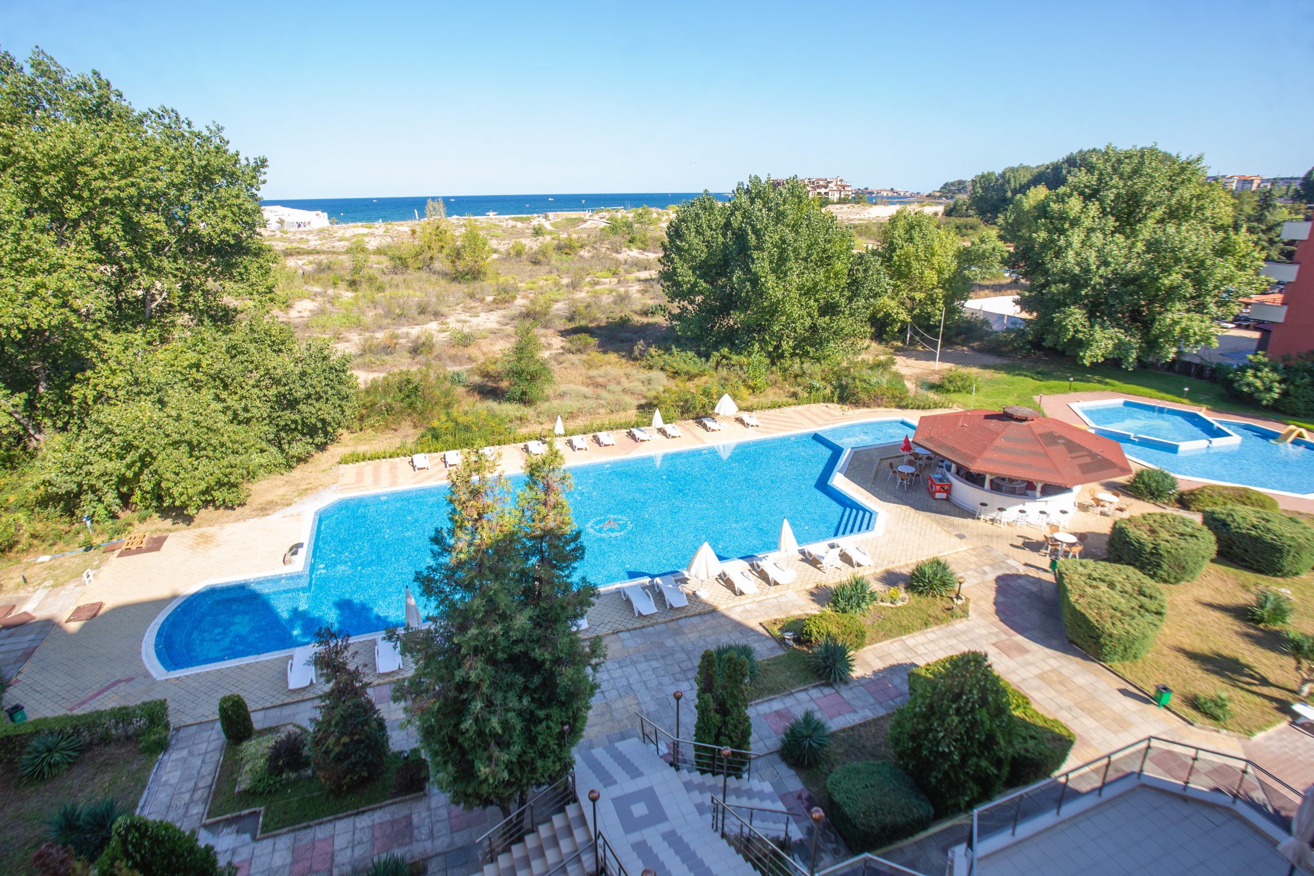 Amfibia Beach Hotel-Bazenski kompleks.jpg