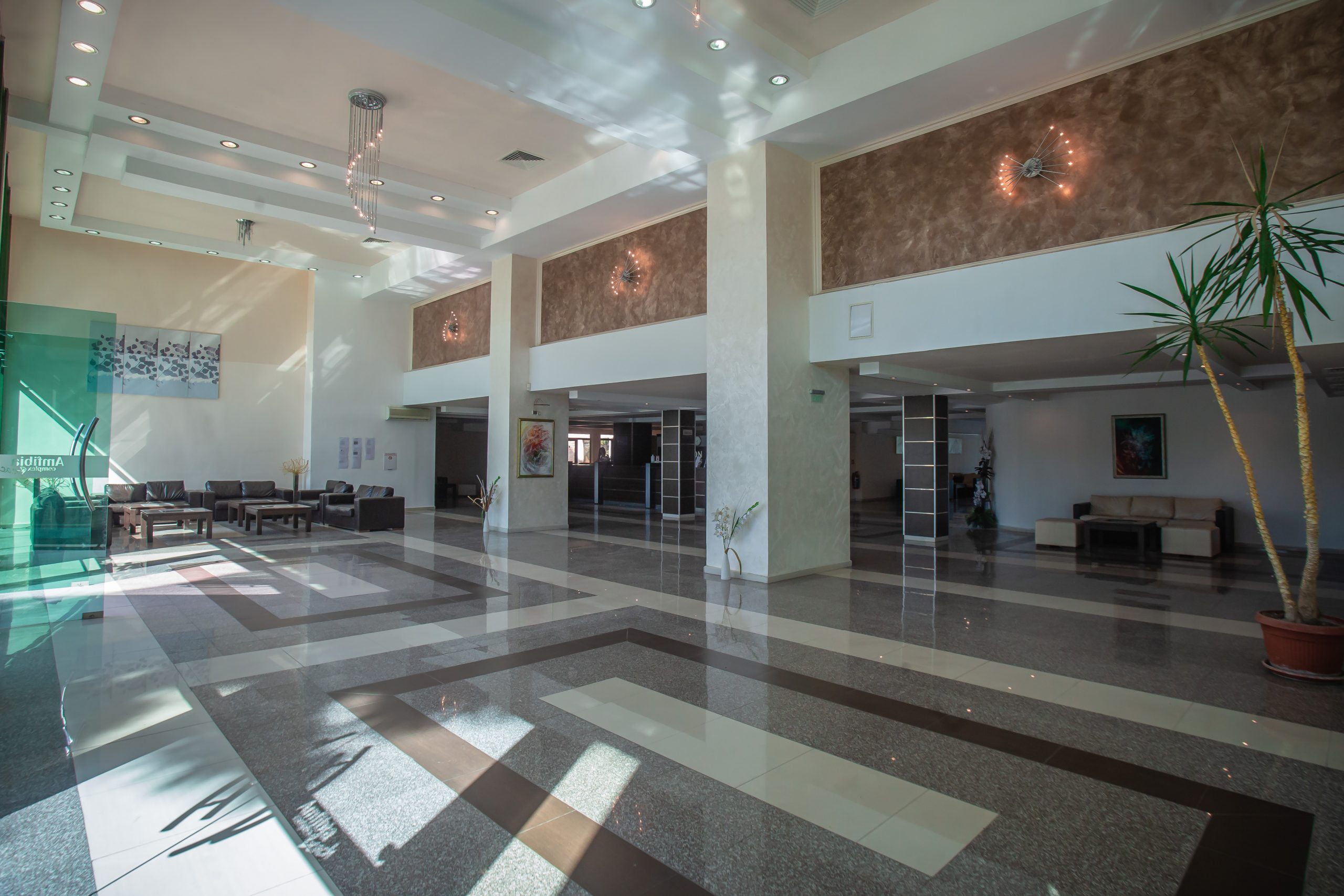Amfibia Beach Hotel-Hol hotela.jpg