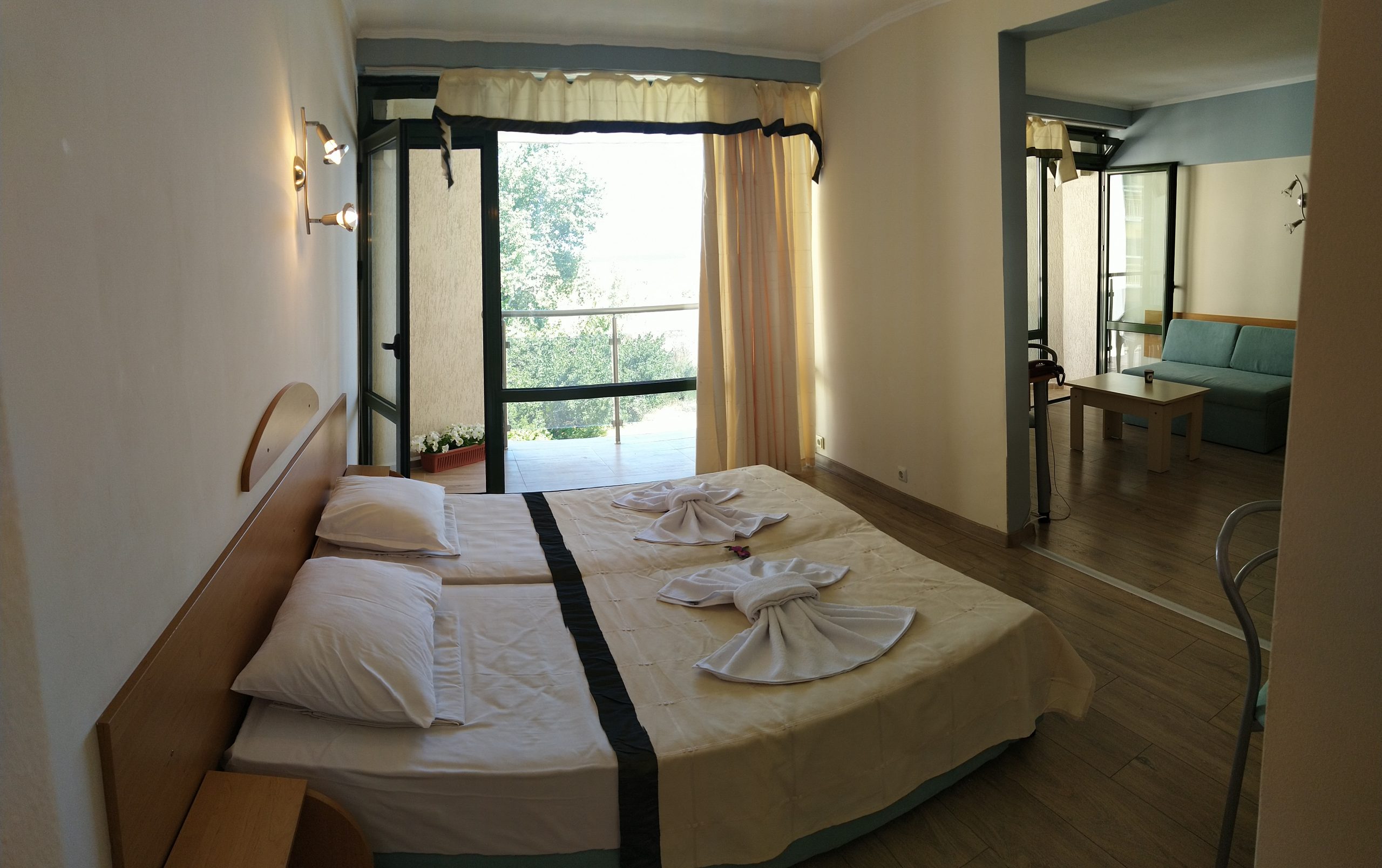 Hotel Amfibia Beach-Deluxe soba.jpg