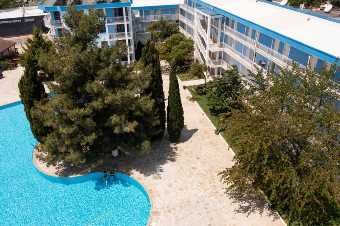 Azurro Hotel-Bazen.jpg
