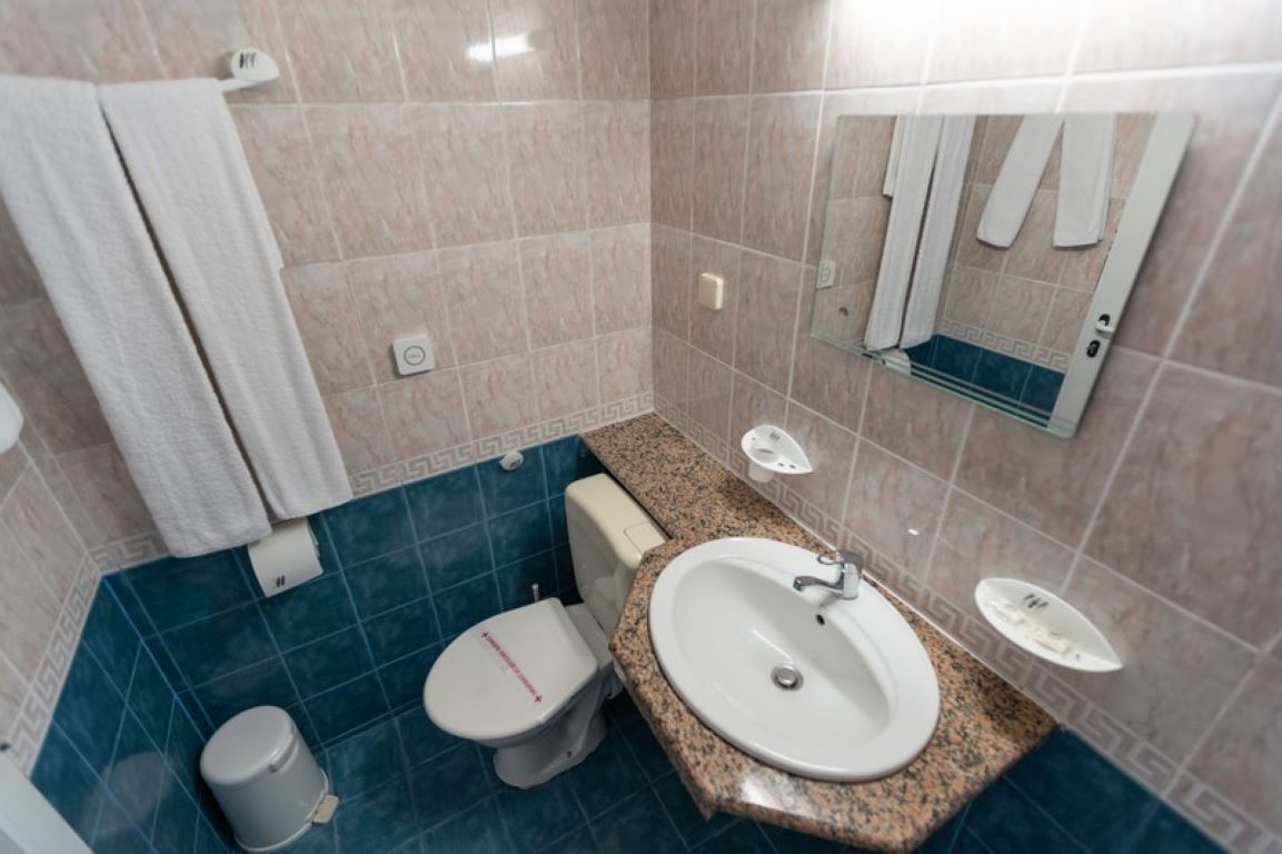 Azurro Hotel-Kupatilo.jpg