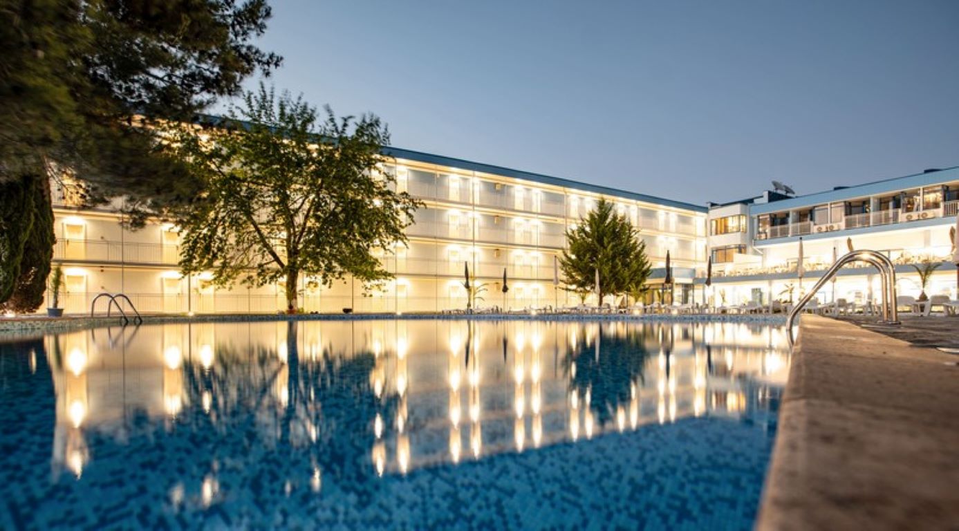 Hotel Azurro-Spoljasnji izgled.jpg