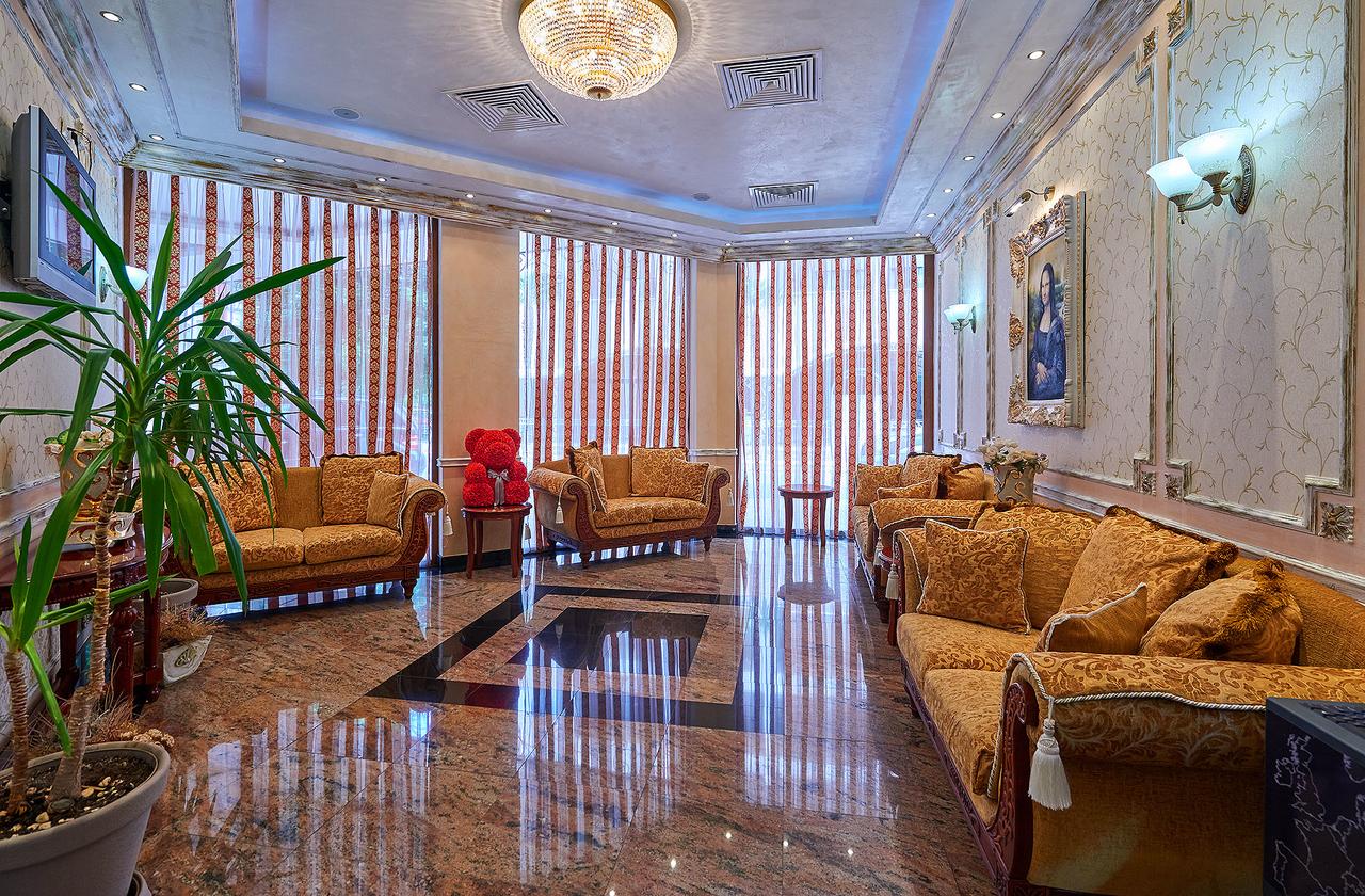 Hotel Karolina-Lobby.jpg