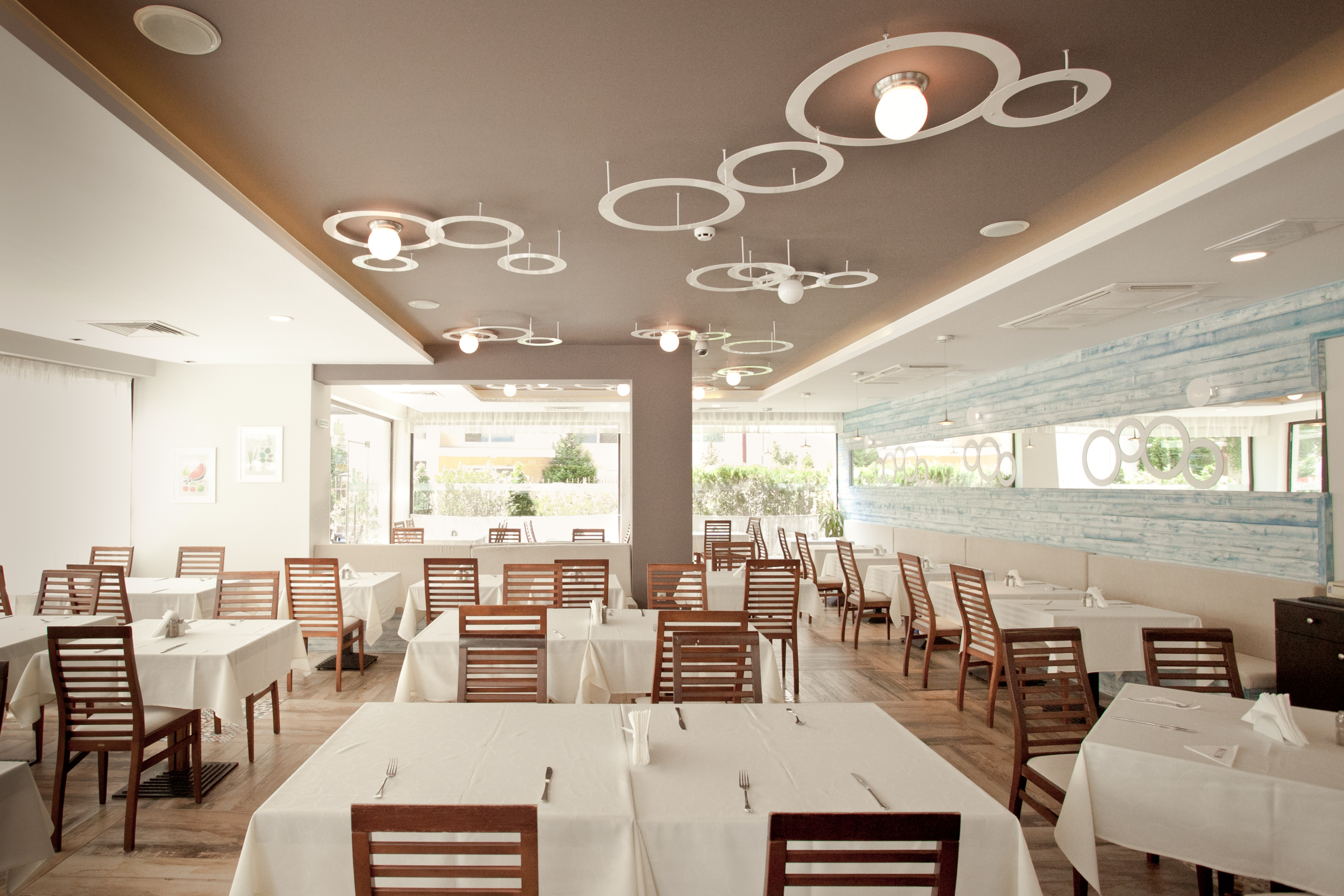 Lion Hotel-Restoran.jpg