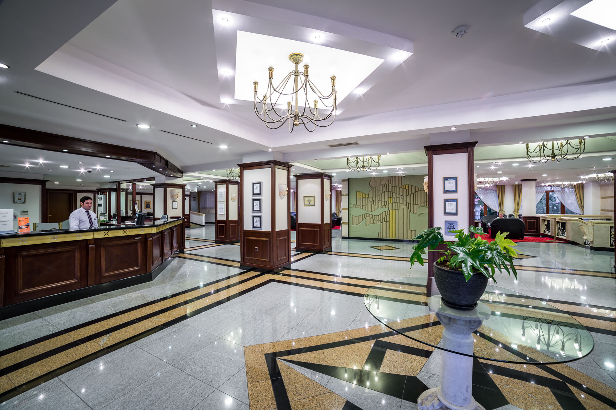 Helena Park Hotel-Recepcija.jpg