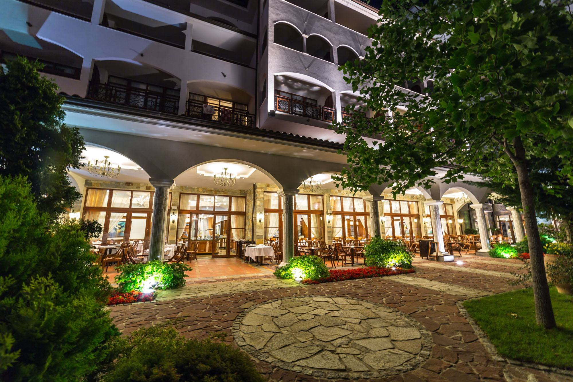 Helena Park Hotel-Terasa restorana.jpg