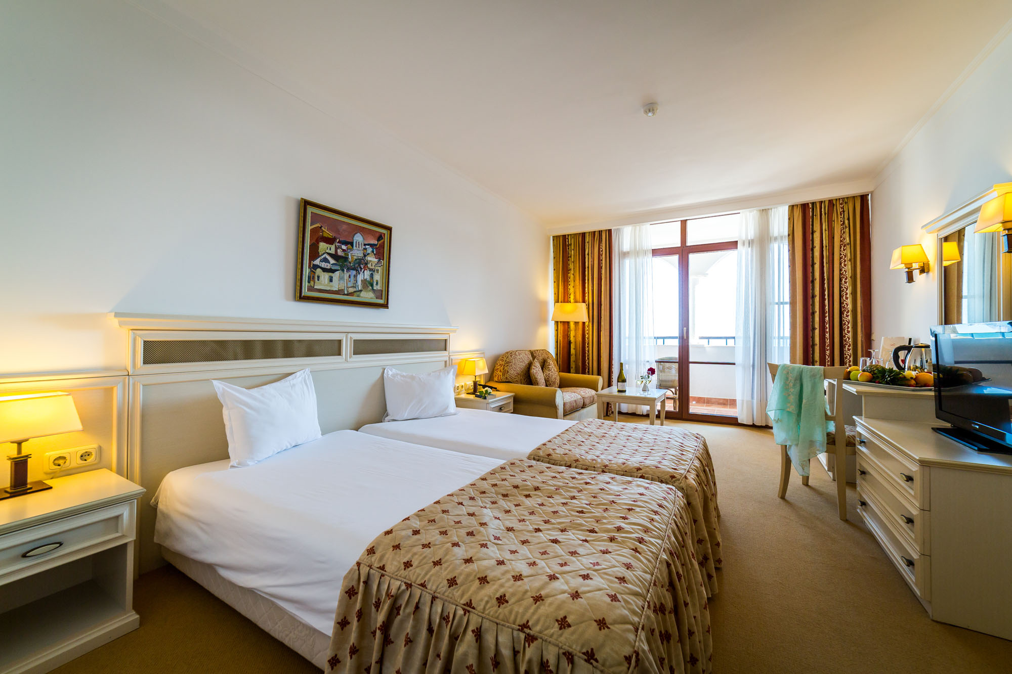 Helena Sands Hotel-Standardna soba pogled more.jpg