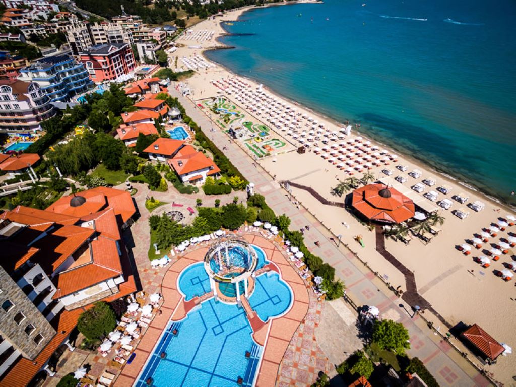 Hotel Helena Sands-Plaza.jpg