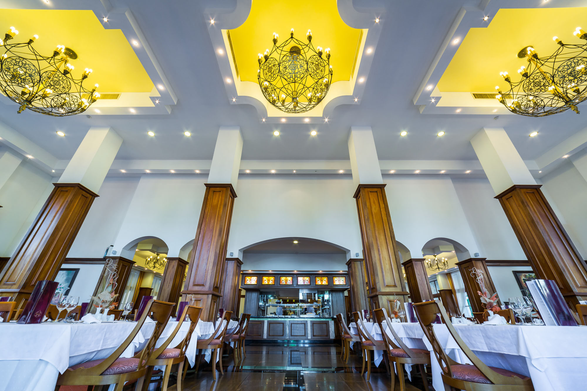 Hotel Helena Sands-Restoran.jpg
