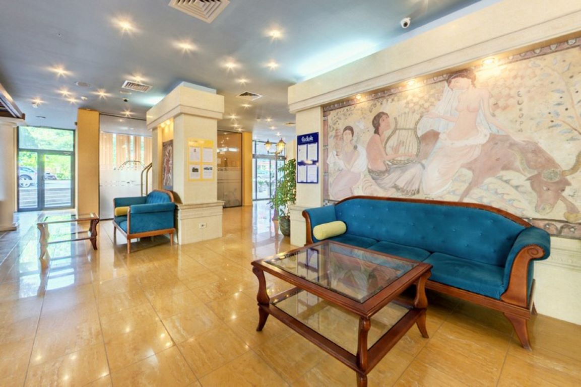 Bellevue Hotel-Lobby.jpg