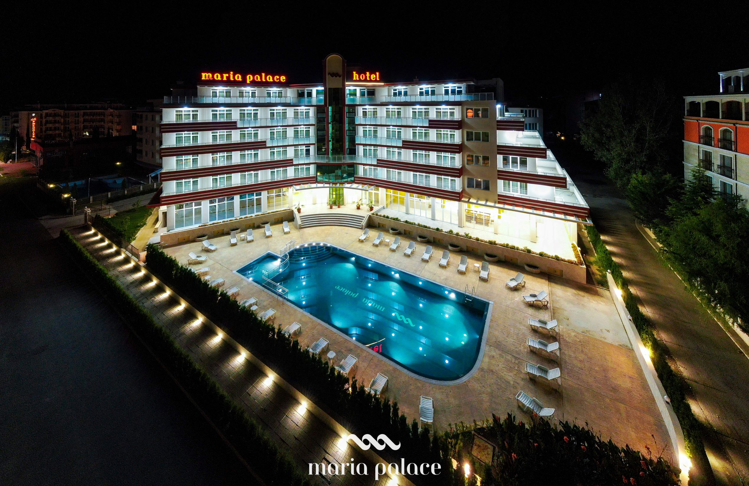 Hotel Maria Palace-Kompleks hotela nocu.jpg