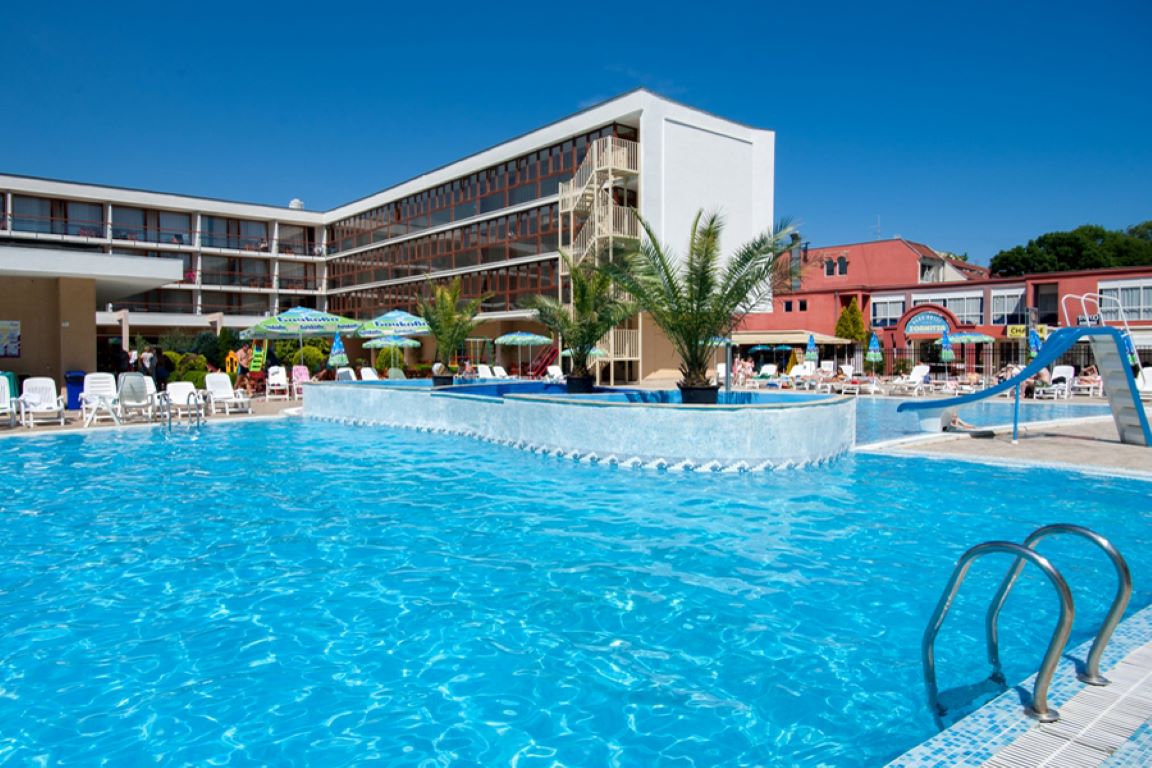Hotel Mercury-Bazen.jpg