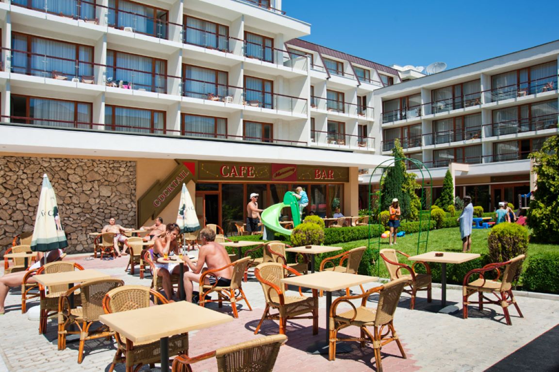 Hotel Mercury-Kafe bar.jpg