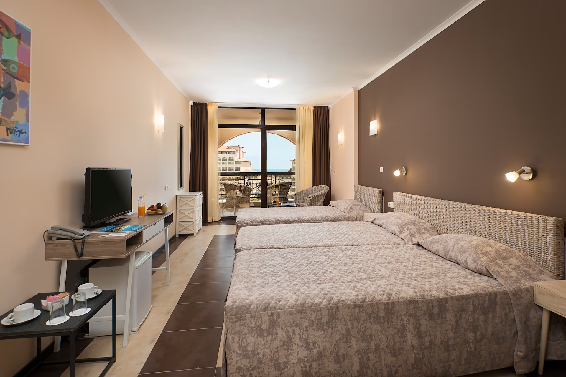 Melia Sunny Beach Hotel-Trokrevetna soba.jpg