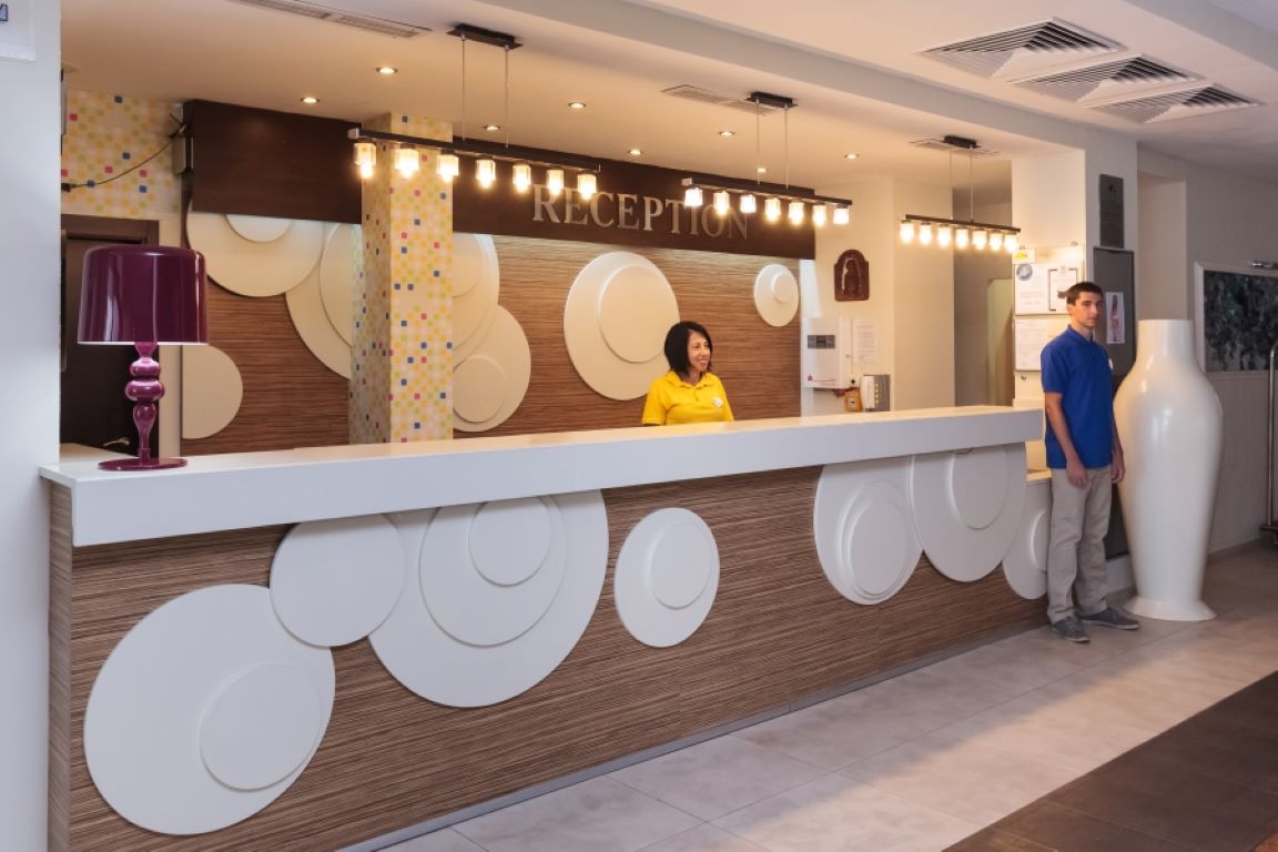 Hotel Meridian-Recepcija.jpg