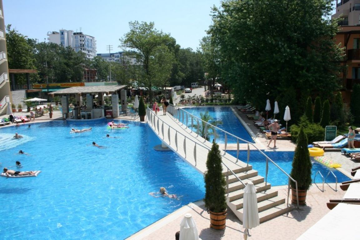 Oasis Hotel-Bazenski kompleks.JPG