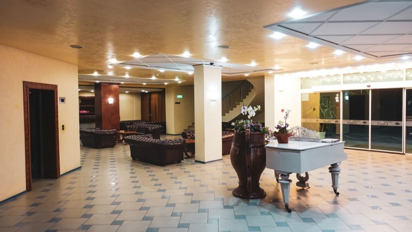 Oasis Hotel-Hol hotela.jpg4