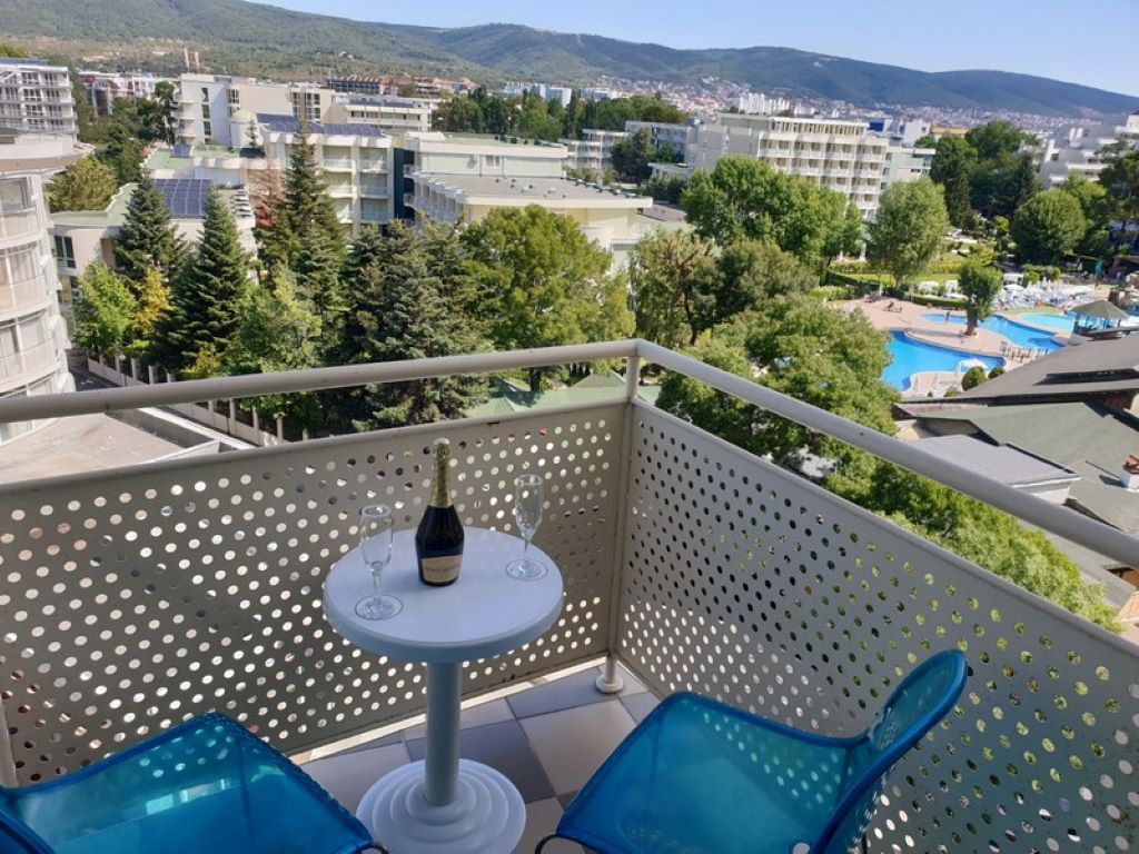 Oasis Hotel-Pogled na okolinu.jpg