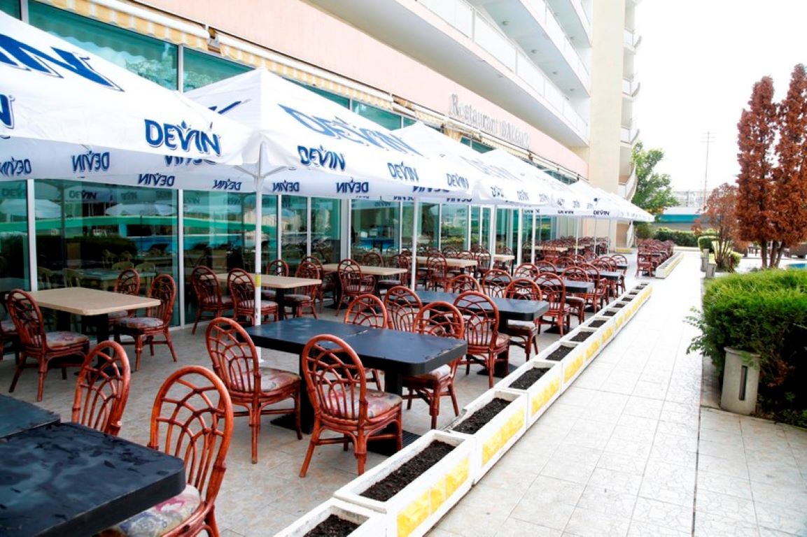Oasis Hotel-Terasa restorana.JPG