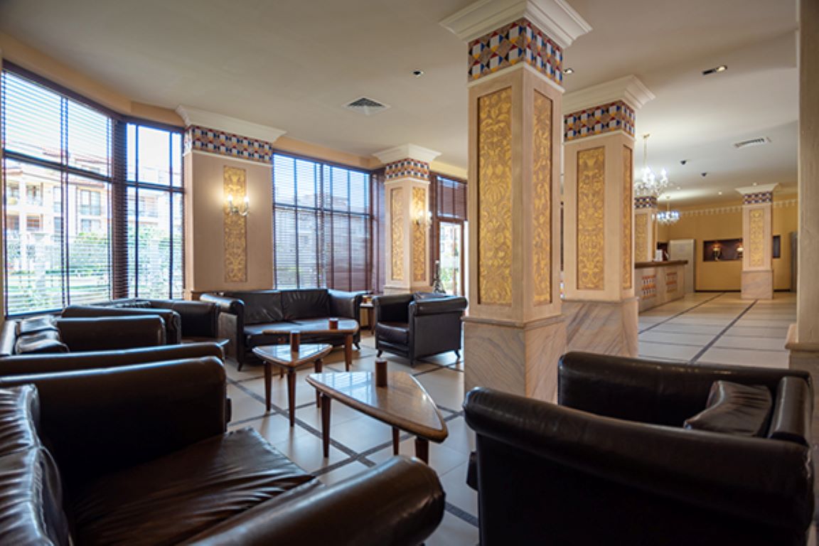 Hotel Palazzo-Lobby.jpg