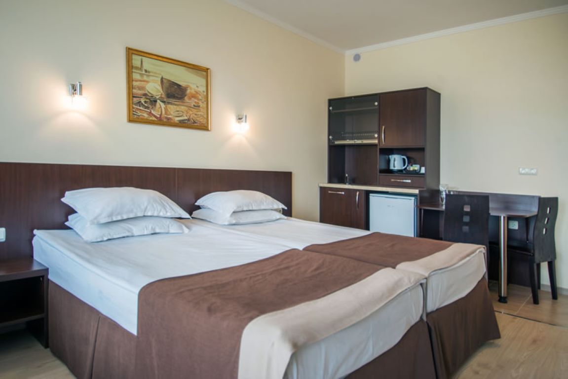 Roma Palace Deluxe Hotel-Studio.jpg
