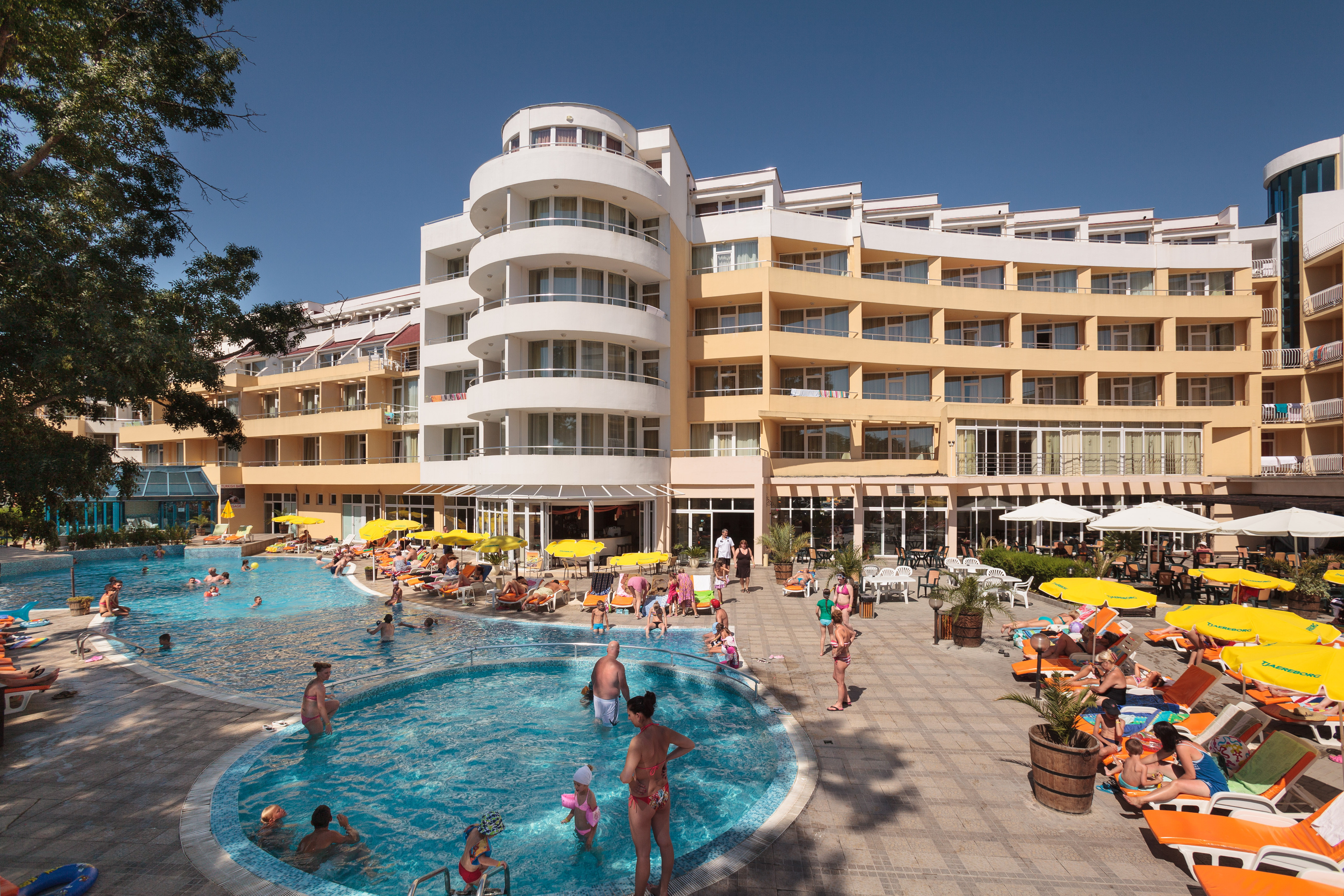Hotel Sun Palace-Bazen.jpg