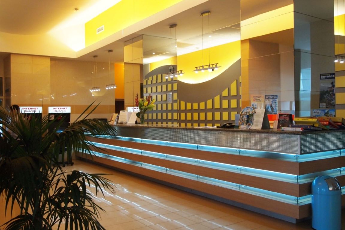 Hotel Trakia Plaza-Recepcija.jpg