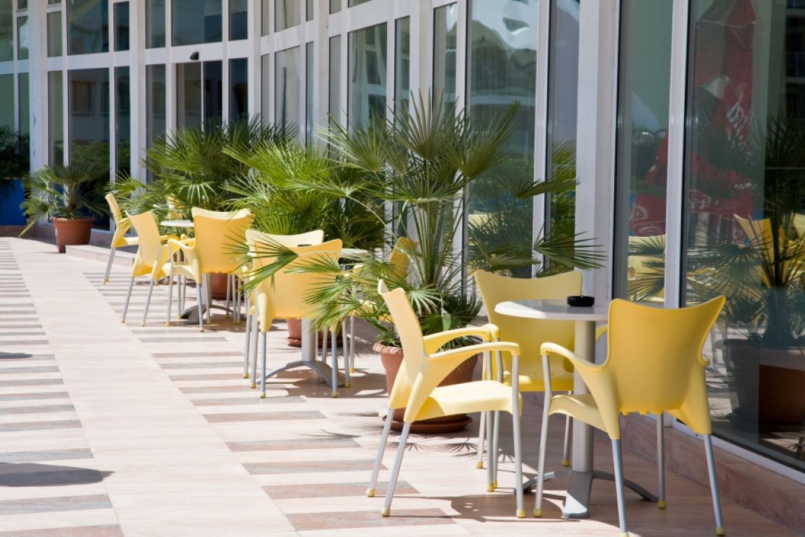 Hotel Trakia Plaza-Terasa restorana.jpg