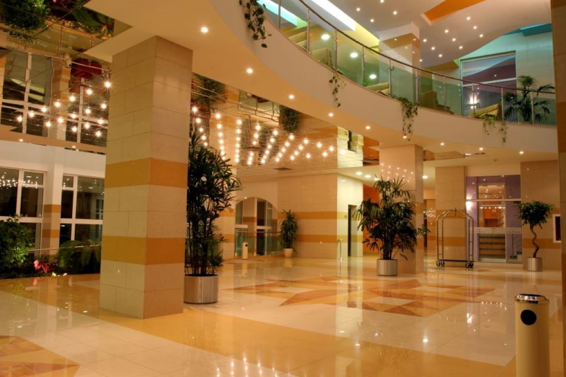 Trakia Plaza Hotel-Enterijer hotela.jpg
