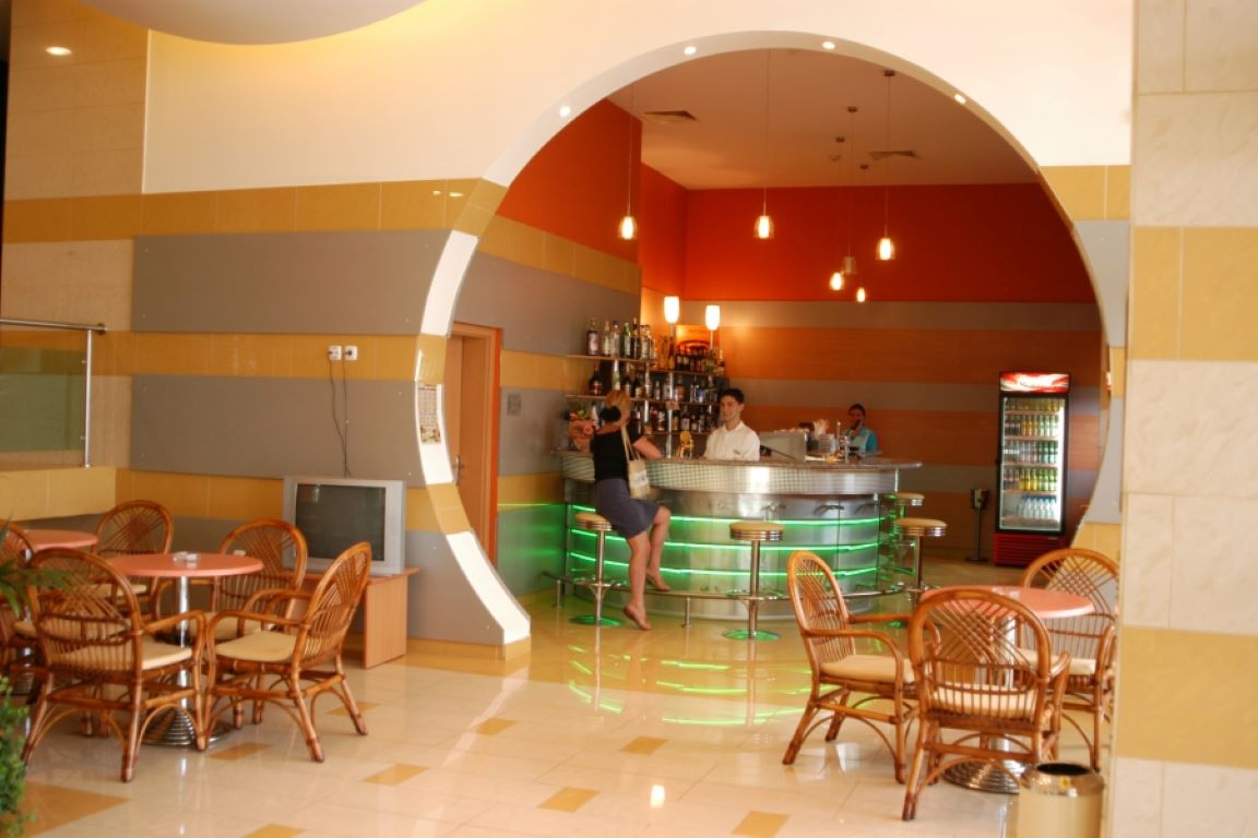 Trakia Plaza-Lobby bar.jpg