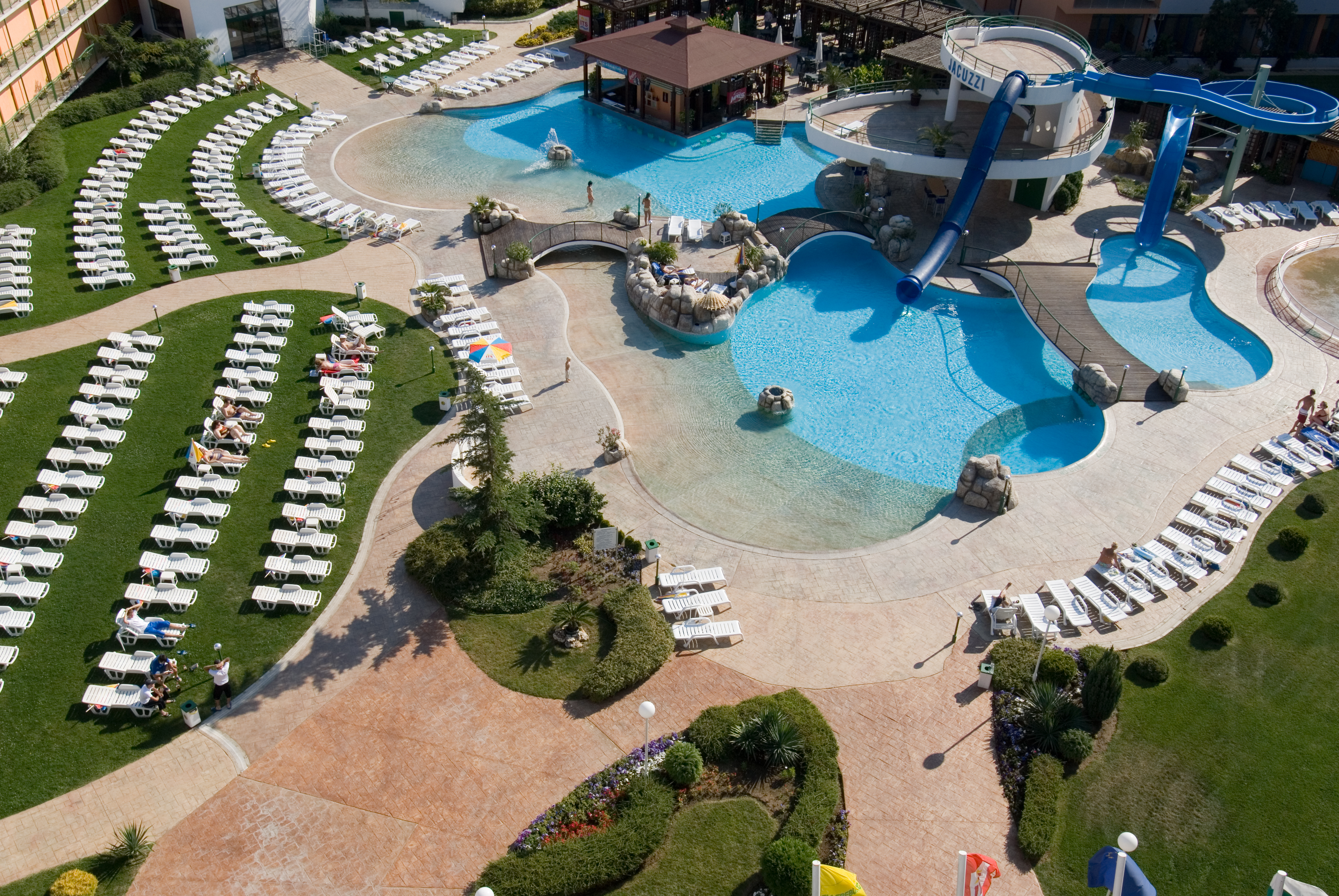 Hotel Trakia Plaza Apartments-Bazeni.jpg