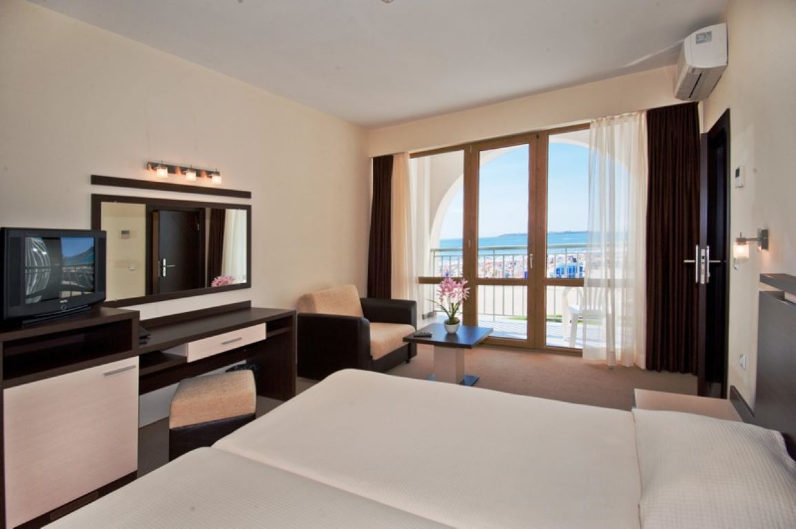 Viand Hotel-Junior suite.jpg