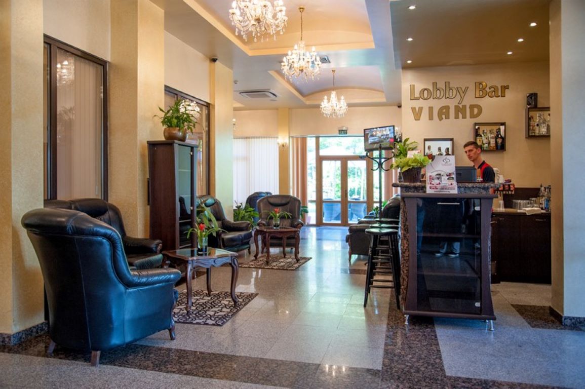 Viand Hotel-Lobby bar.jpg
