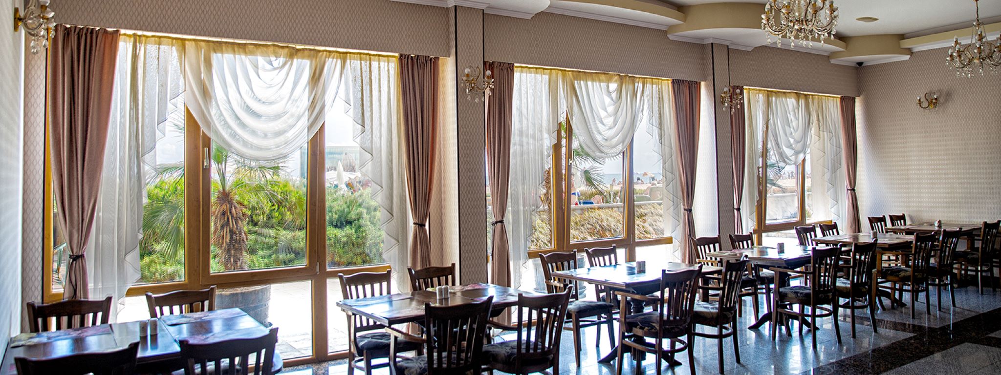 Viand Hotel-Restoran.jpg