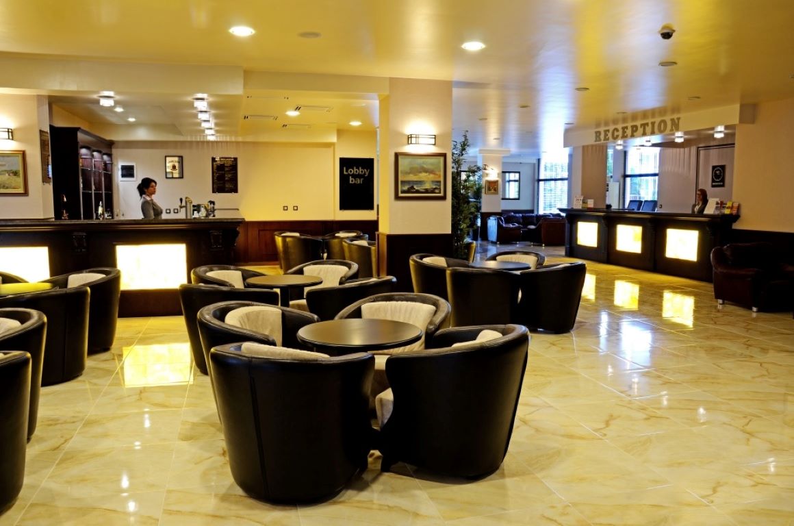 Baikal Hotel-Lobby bar.jpg