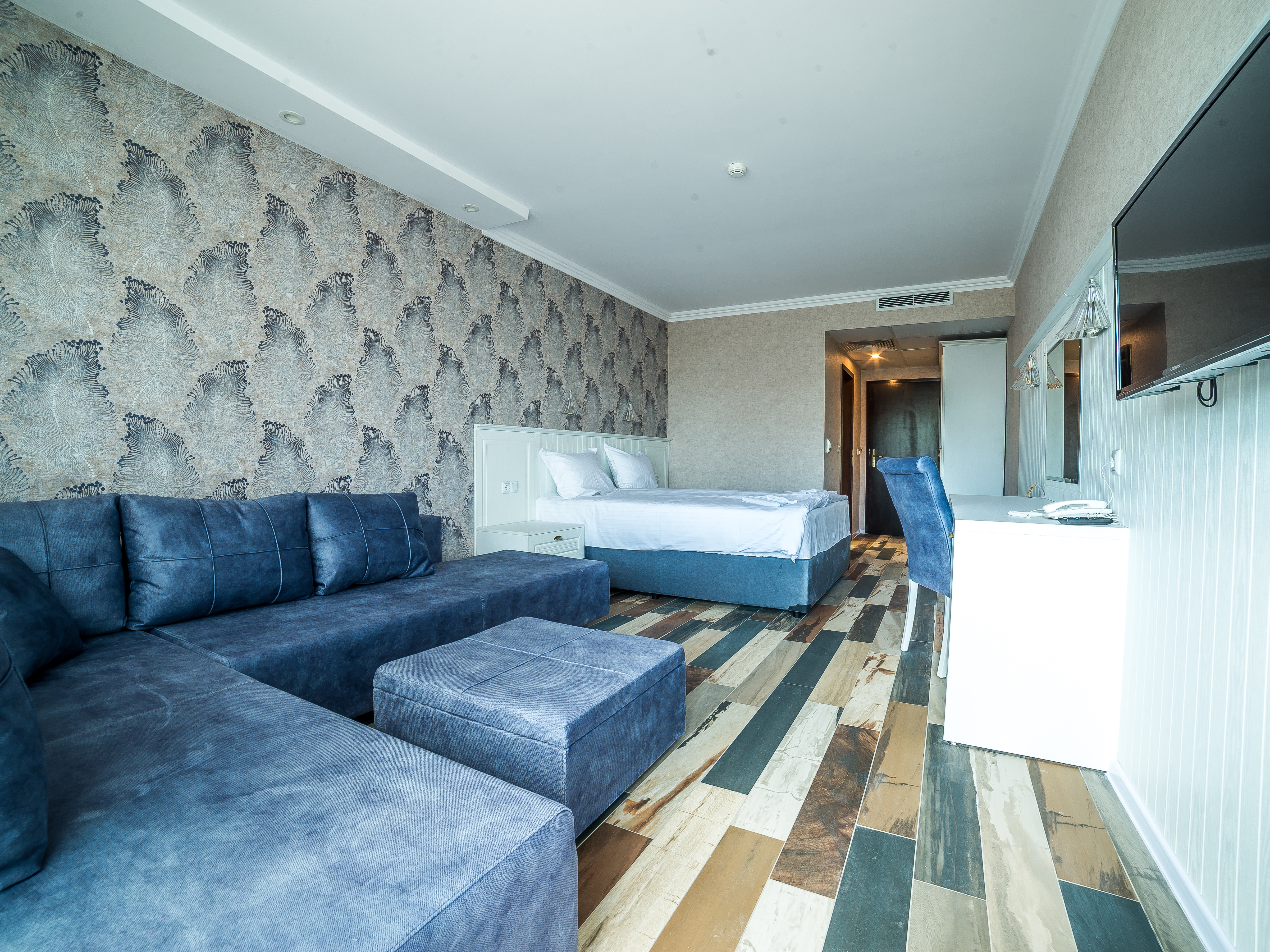 Baikal Hotel-Studio small.jpg