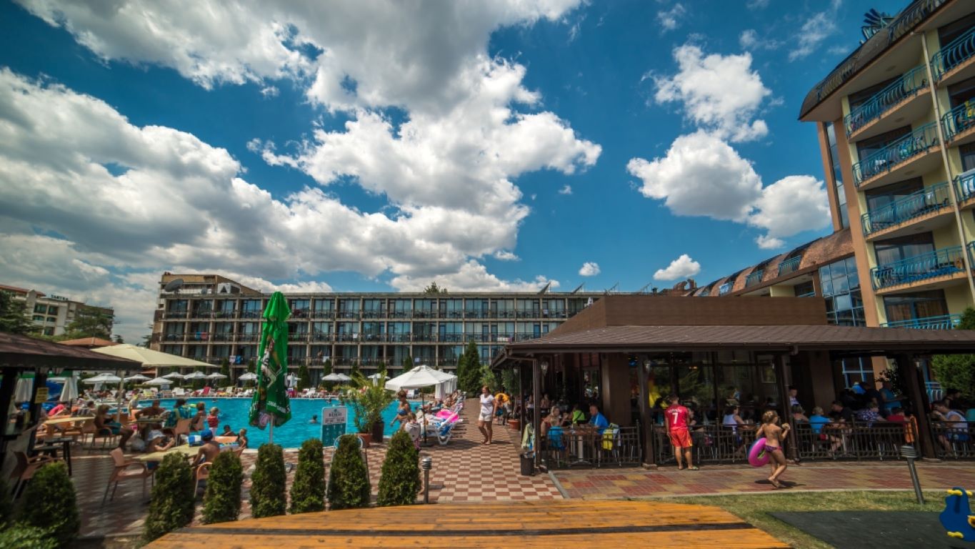 Hotel Baikal-Bar na bazenu.jpg