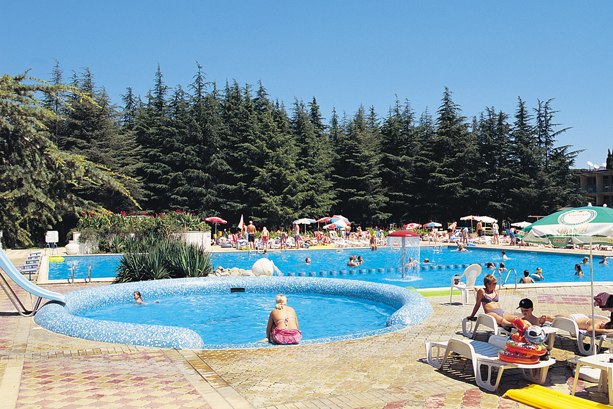 Continental Hotel-Bazen.jpg