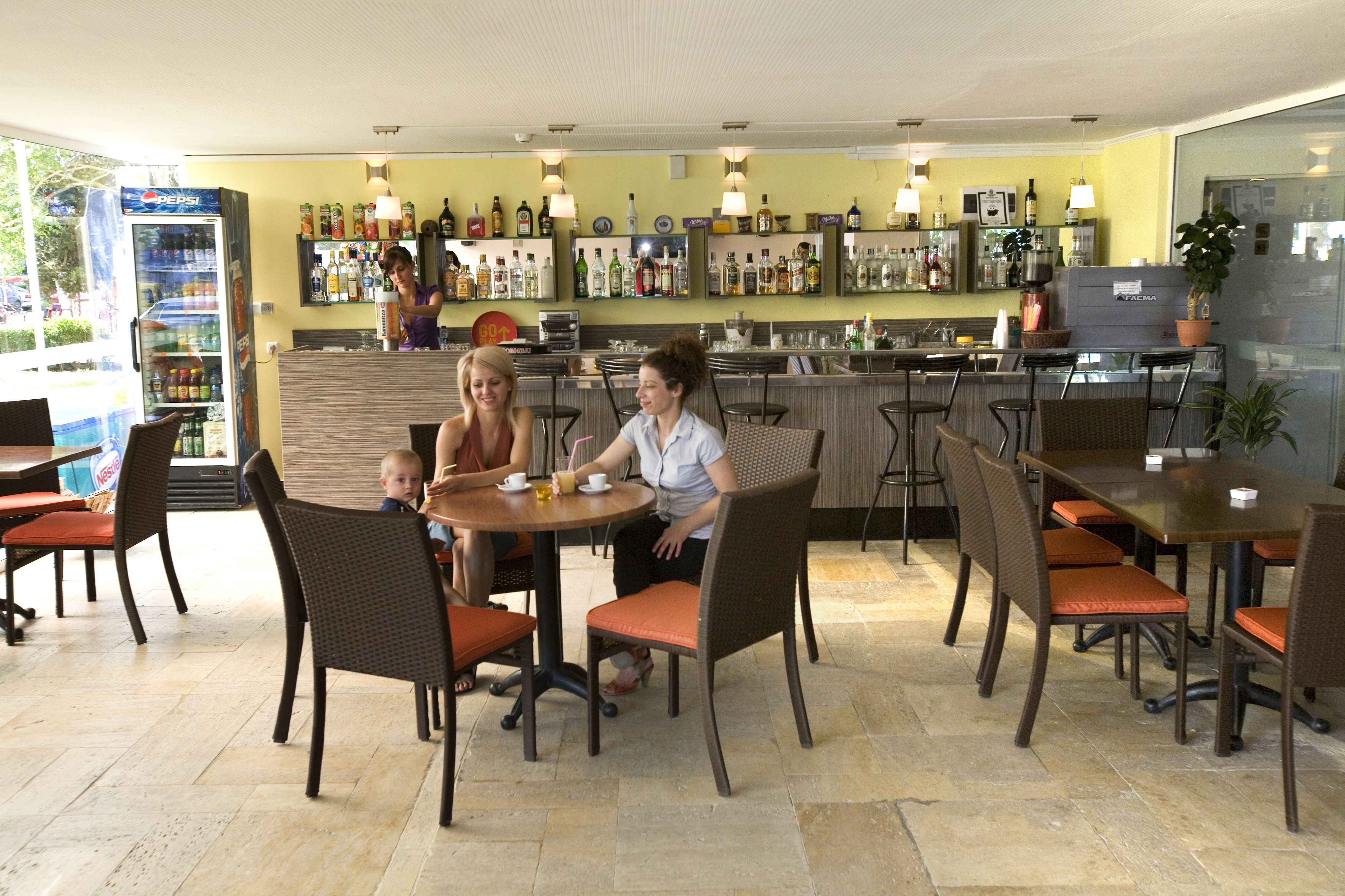 Hotel Continental loby bar