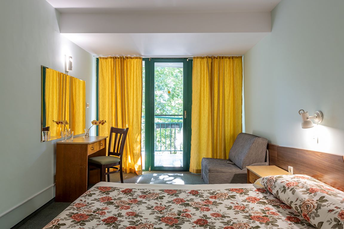 Trakia Hotel-Standardna soba.jpg