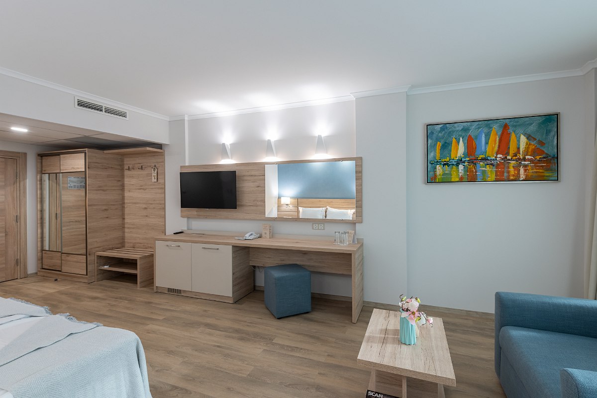 Hotel Neptun Beach-Porodicna soba.jpg