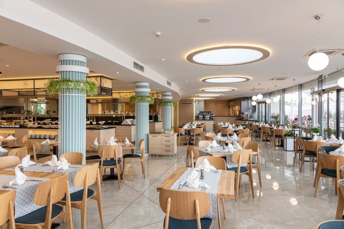 Neptun Beach Hotel-Restoran.jpg