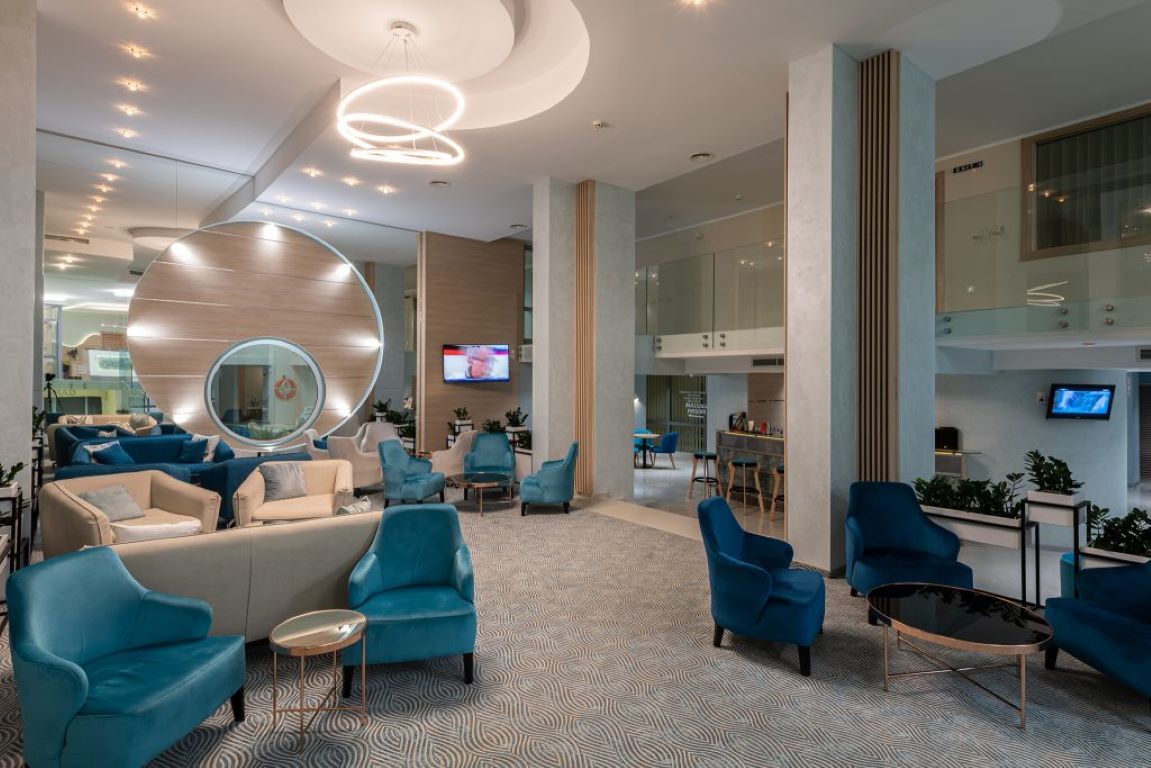 Neptun Beach-Lobby.jpg