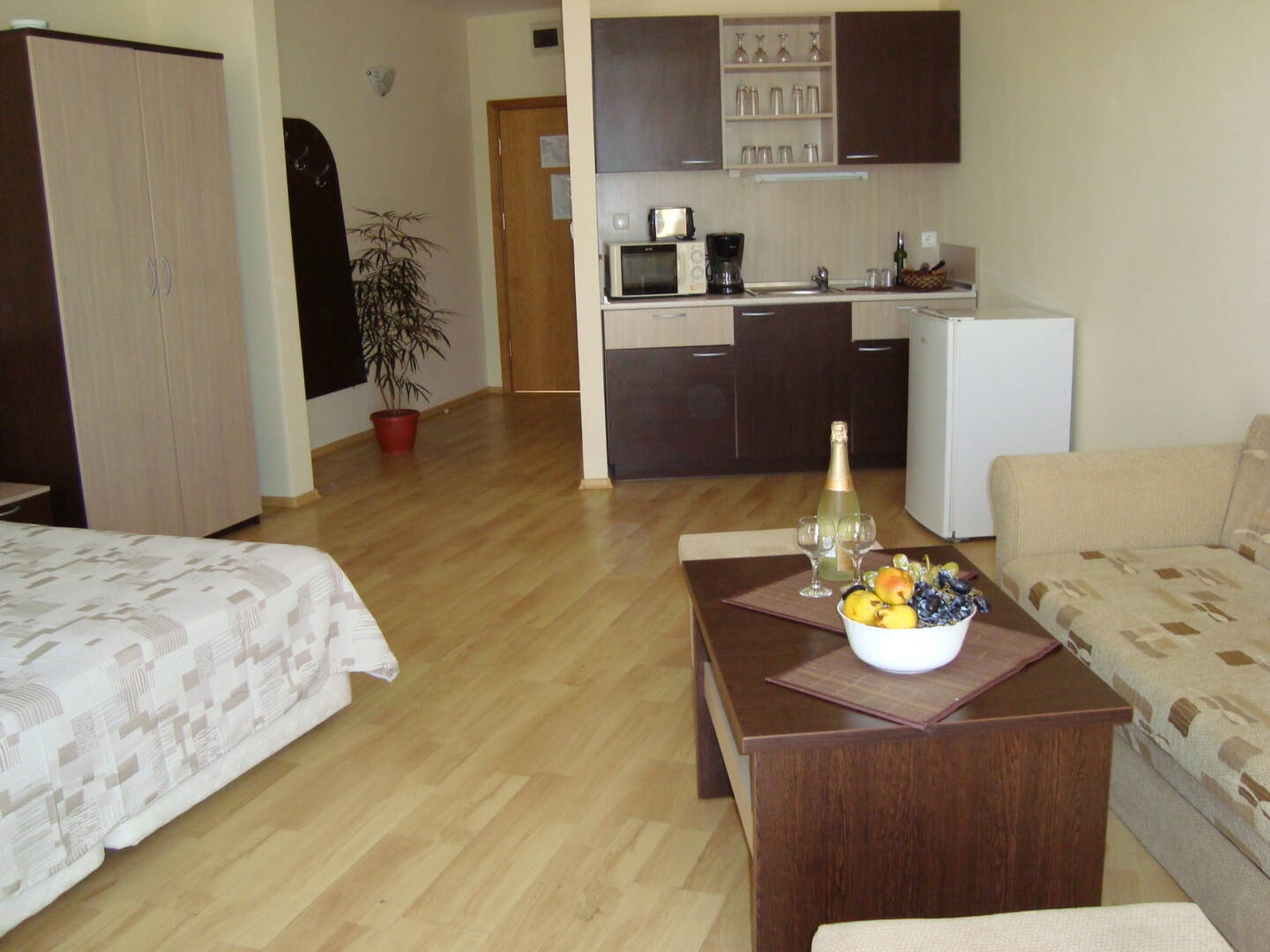 Vechna R Hotel-Apartman.jpg