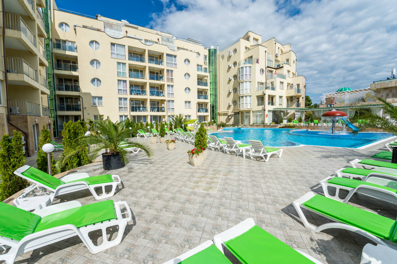Vechna R Hotel-Hotelski kompleks.jpg