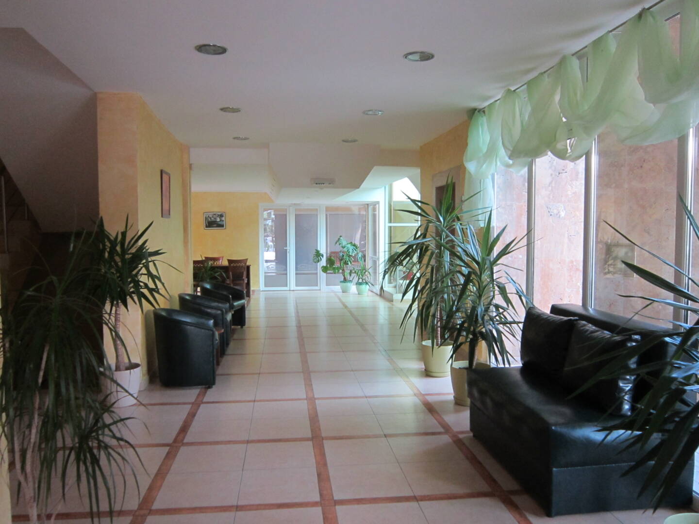 Vechna R Hotel-Lobby.jpg